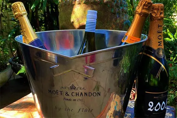 Debenture Restaurant Debenture restaurant