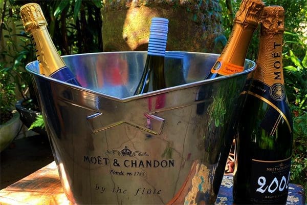 Debenture restaurant